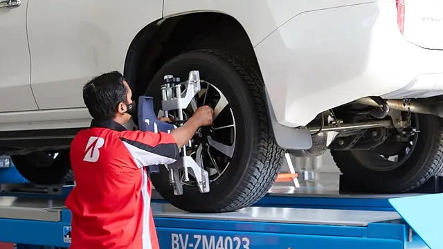 Ban aus tidak merata jadi salah satu gejala mobil perlu segera diservis spooring dan balancing (Bridgestone)