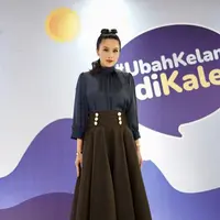 Sandra Dewi, (@sandradewi88)