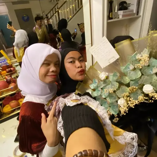 6 Potret Ultah Sederhana Sonny Septian ke-40, Kejutan Penuh Cinta Menjadi Obat