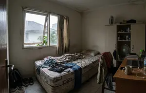 7 Penyebab Bau Apek Muncul di Kamar yang Jarang Terkena Matahari, Bukan Cuma karena Lembap