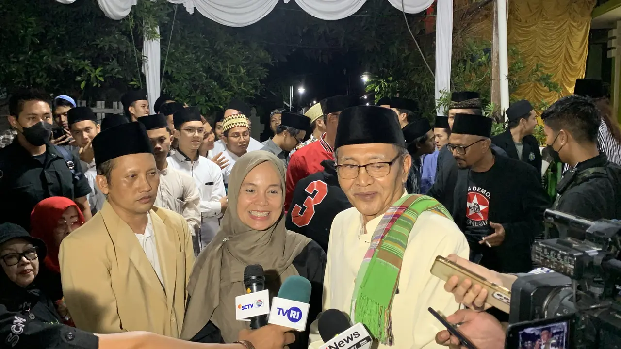 Istri Ganjar Pranowo, Siti Atikoh menyambangi Ponpes An Nur Ngrukem, Krapyak, Bantul, Yogyakarta, pengasuh Ponpes KH Yasin Nawawi ungkap alasan dukung capres dan cawapres Ganjar-Mahfud Md.