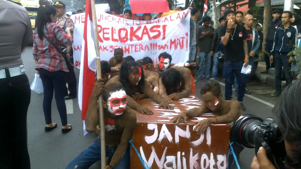 Terancam Bangkrut, PKL Kota Bandung Berjalan Kaki Tolak Relokasi