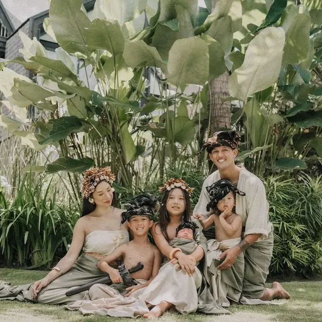 7 Potret Jennifer Bachdim Asuh 4 Anak Tanpa Baby Sitter Ini Curi Perhatian