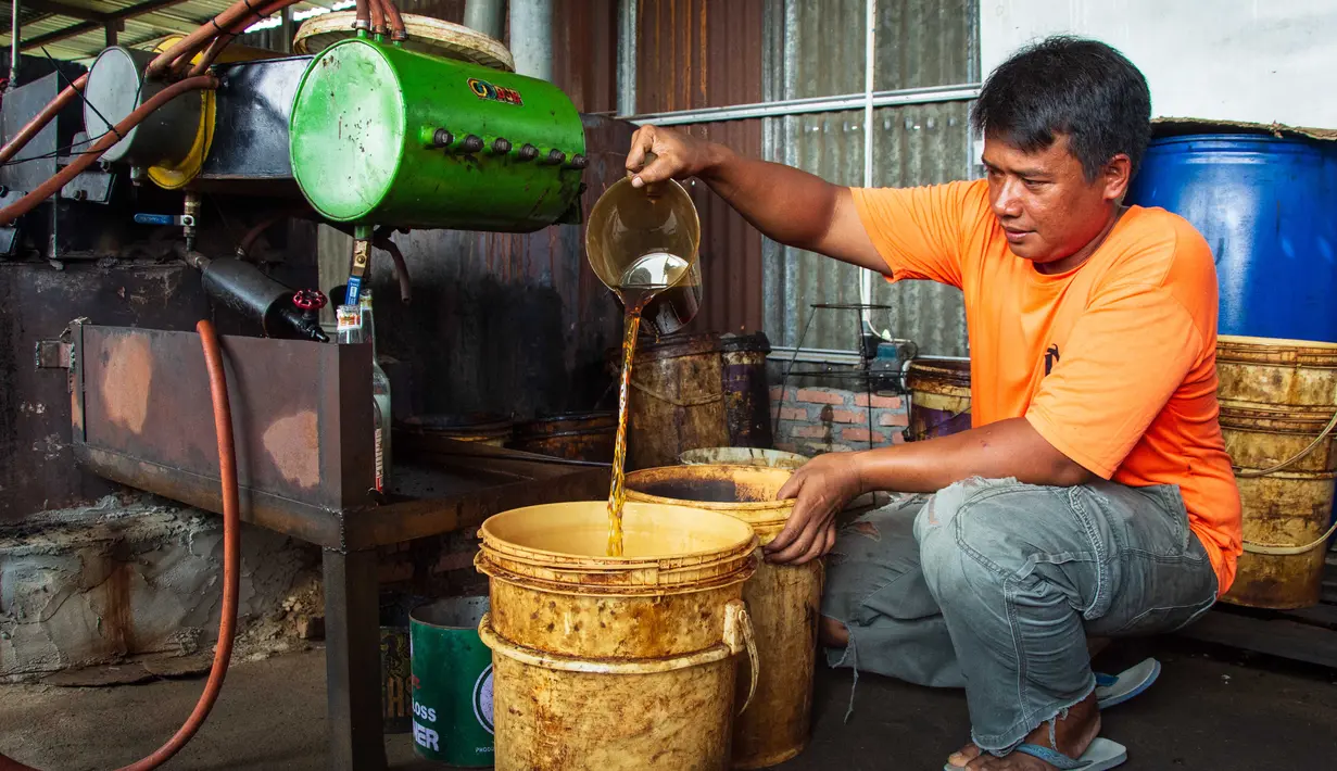 Di Indonesia, Petasol telah digunakan di lebih dari 50 lokasi untuk mendukung energi berkelanjutan dan pengelolaan sampah plastik. (Wahyudi/AFP)