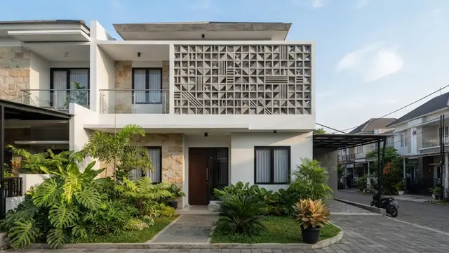 Model lubang angin rumah yang fungsional sekaligus mempercantik fasad dengan desain geometris