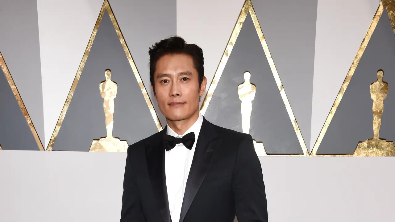 [Bintang] Lee Byung Hun Tampil di MV Terbaru PSY