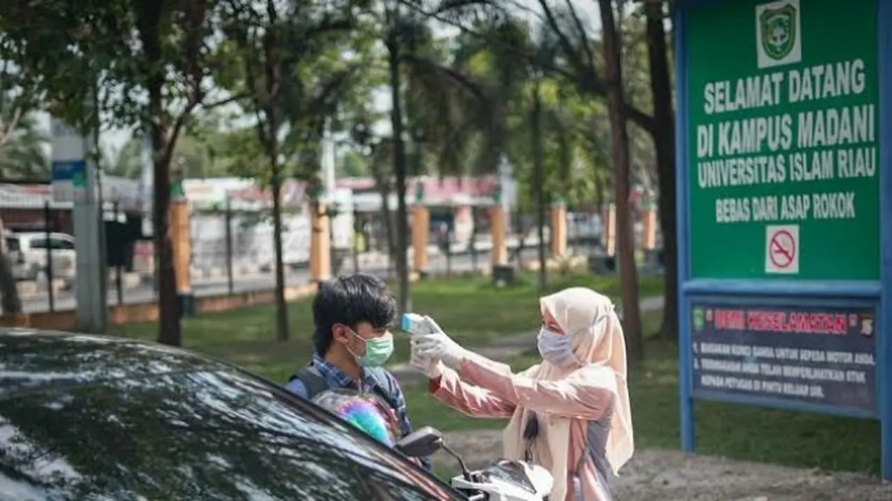 Salah satu pintu masuk di Universitas Islam Riau yang kini menjadi perguruan tinggi swasta terbaik di Riau.