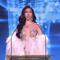 Venir gigi finalis Miss Grand Thailand, Kamolwan Chanago, copot saat pidato. (dok. tangkapan layar video YouTube GrandTV)