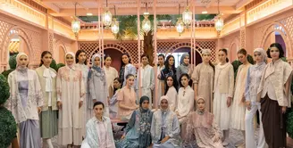 Bertajuk Lebaran in Style, Plaza Indonesia menggelar tiga mini fashion show dari berbagai brand lokal. Segmen ketiga memerlihatkan koleksi Novere, Cotton Ink, dan Klamby. [dok. Plaza Indonesia]