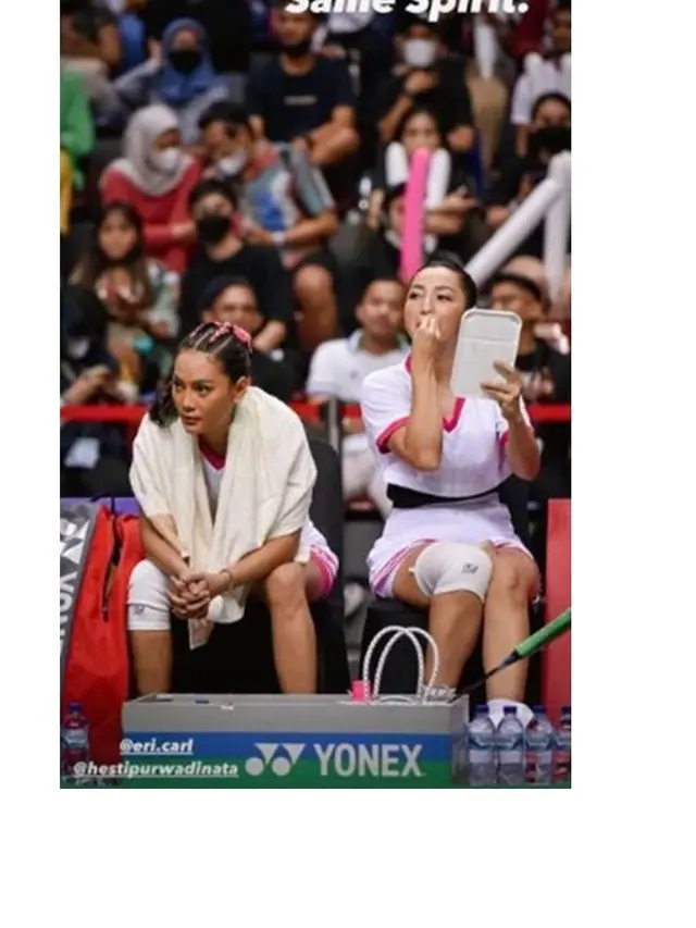 8 Gaya Sporty Hesti Purwadinata dan Erika Carlina, Menang Tepok Bulu Lawan Raisa-Anya