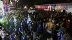Liputan6.com bersama Nex Media gelar nonton bareng  Liga Premier, Tanah Kusir, Jakarta, Minggu (27/4/2014)(Liputan6.com/Faizal Fanani).