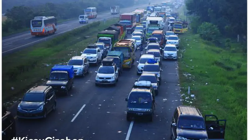 Arus Balik di Jalur Pantura dan Selatan Masih Padat Merayap