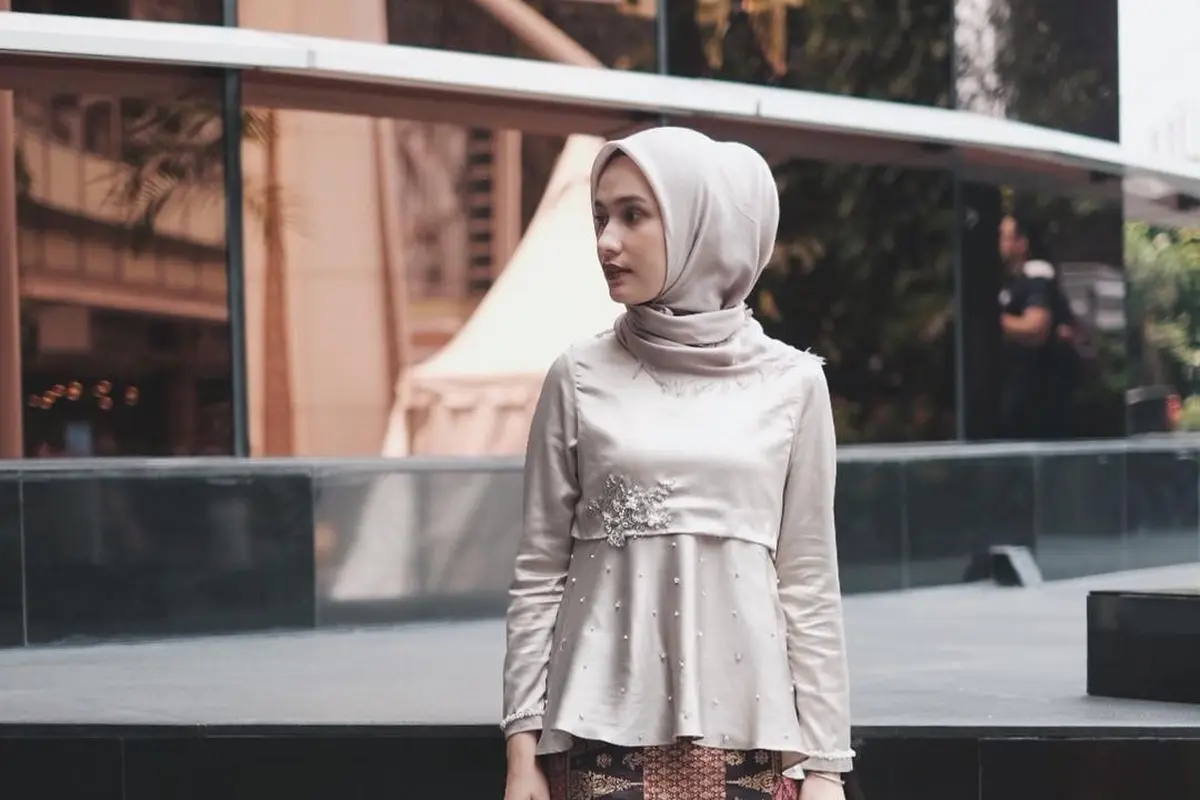 [Bintang] Baju Kondangan