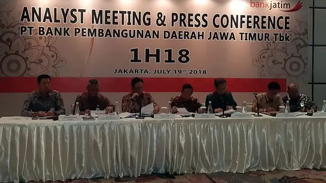 Analyst Meeting dan Press Conference  PT Bank Pembangunan Daerah Jawa Timur Tbk (Bank Jatim)  di Jakarta, Kamis (19/7/2018). (Wilfridus Setu Embu/Merdeka.com)