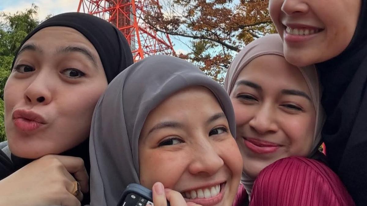10 Potret Persahabatan Geng Ranayu, Gaya Liburan Bareng Curi Perhatian