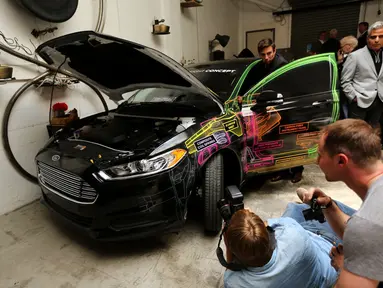 Ford Motor Company memamerkan sebuah mobil konsep terbaru di TechShop, San Francisco, California (3/6/2014). (REUTERS/Robert Galbraith)