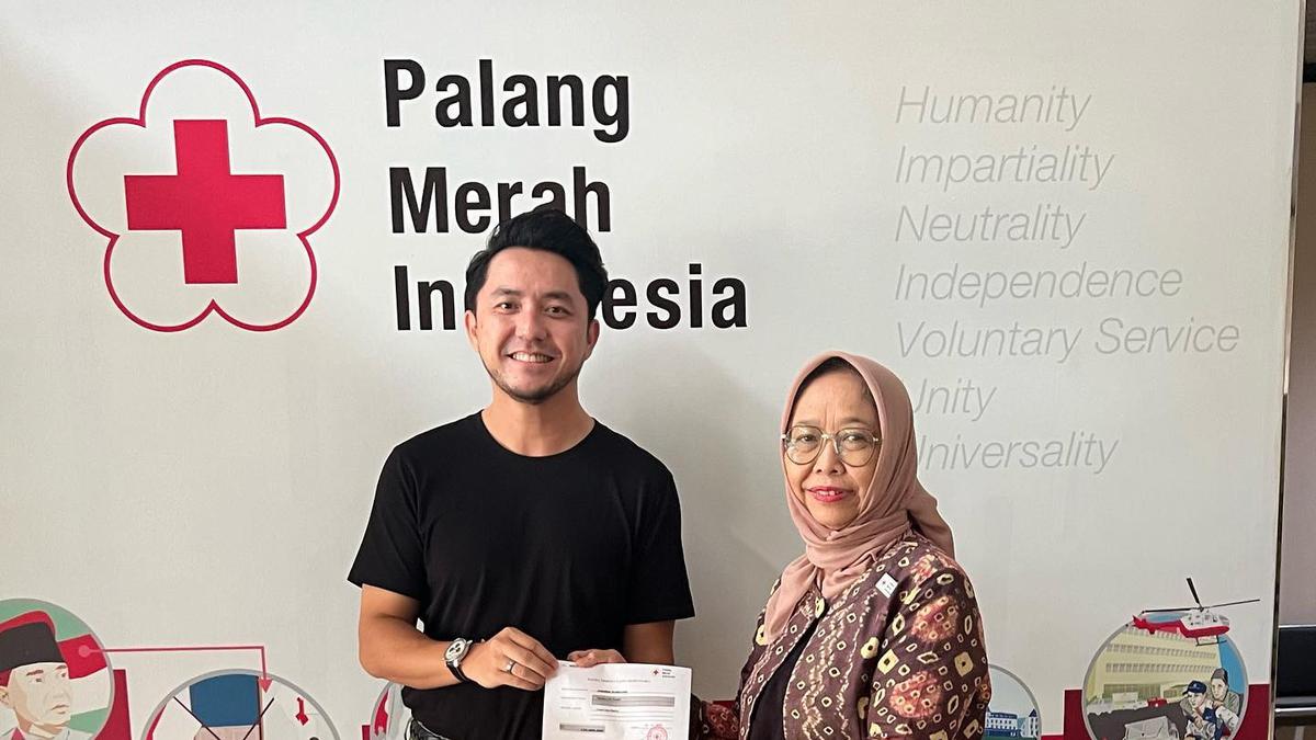Ananda Omesh Serahkan Uang Hasil Lelang Motor Langkanya untuk Donasi ke Palestina Melalui PMI dan Kedubes
