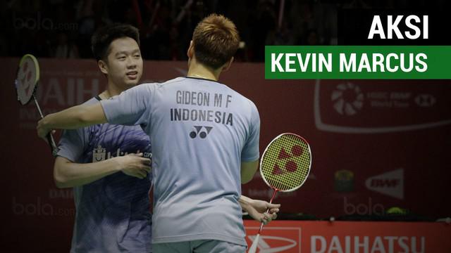 Aksi Kevin Sanjaya / Marcus Gideon yang menjadi ganda putra andalan Indonesia.