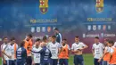 Para pemain Argentina mendengarkan instruksi pelatih Jorge Sampaoli saat latihan di Pusat Pelatihan Joan Gamper, Barcelona, Sabtu (2/6/2018). Latihan ini merupakan persiapan jelang Piala Dunia 2018. (AFP/Lluis Gene)