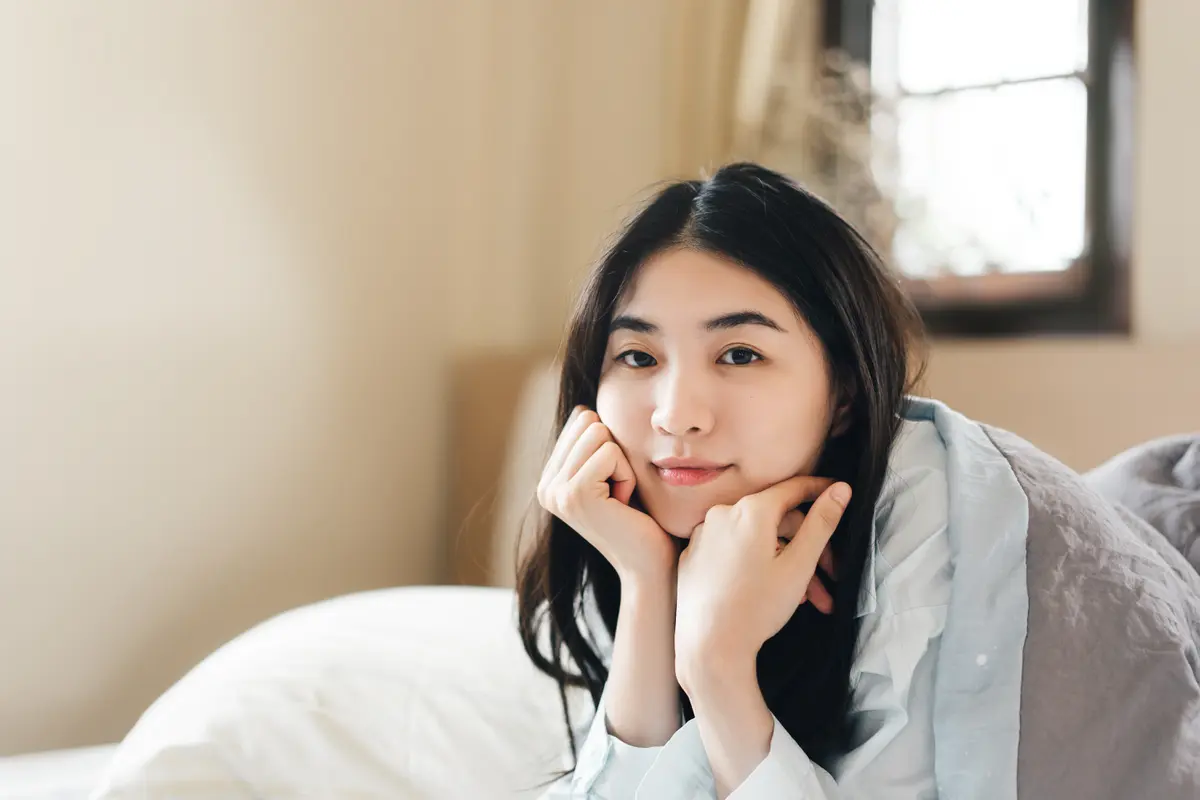 perempuan putus cemberut bosan