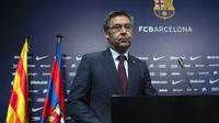 Mantan Presiden Barcelona Josep Maria Bartomeu adalah sosok yang dinilai paling bertanggung jawab atas redupnya reputasi dan prestasi Barcelona. Saat menjabat Presiden Klub, sederet dosa diperbuatnya yang berimbas pada penampilan buruk Bracelona. (AFP/Josep Lago)