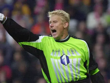 Kemenangan Tim Denmark pada gelaran Piala Eropa 1992 tak lepas dari jasa Peter Schmeichel yang berhasil mematahkan pinalti Marco Van Basten dan memaksa Tim Belanda Bertekuk lutut pada babak adu pinalti di semi final. (AFP/SCANPIX DENMARK/Morten Juhl)