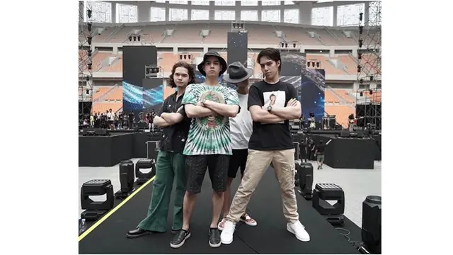 6 Potret Dul Jaelani dan Zavier Anak Andra Gitaris Dewa 19, Kompak Ngeband Bareng