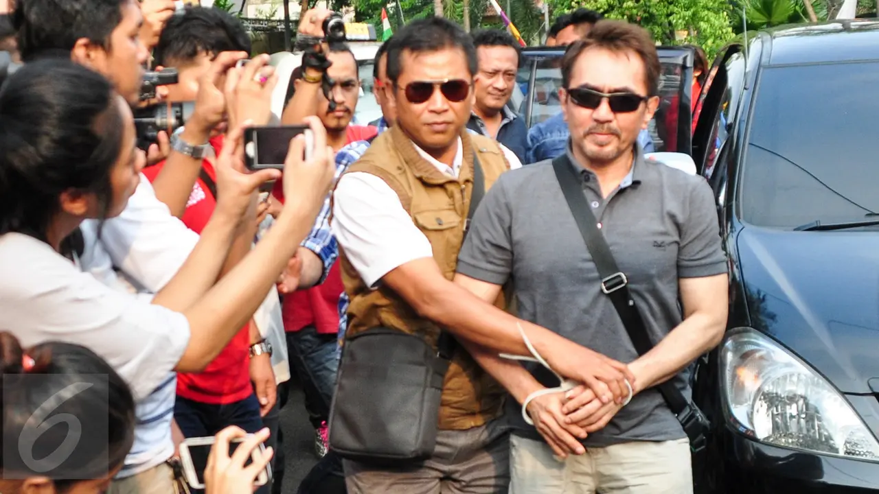Lengkapi Barang Bukti, Polisi Geledah Rumah Aa Gatot