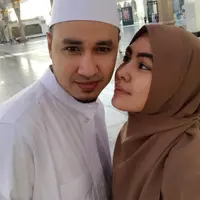 Habib Usman bin Yahya dan Kartika Putri. (Instagram/karikaputriworld)