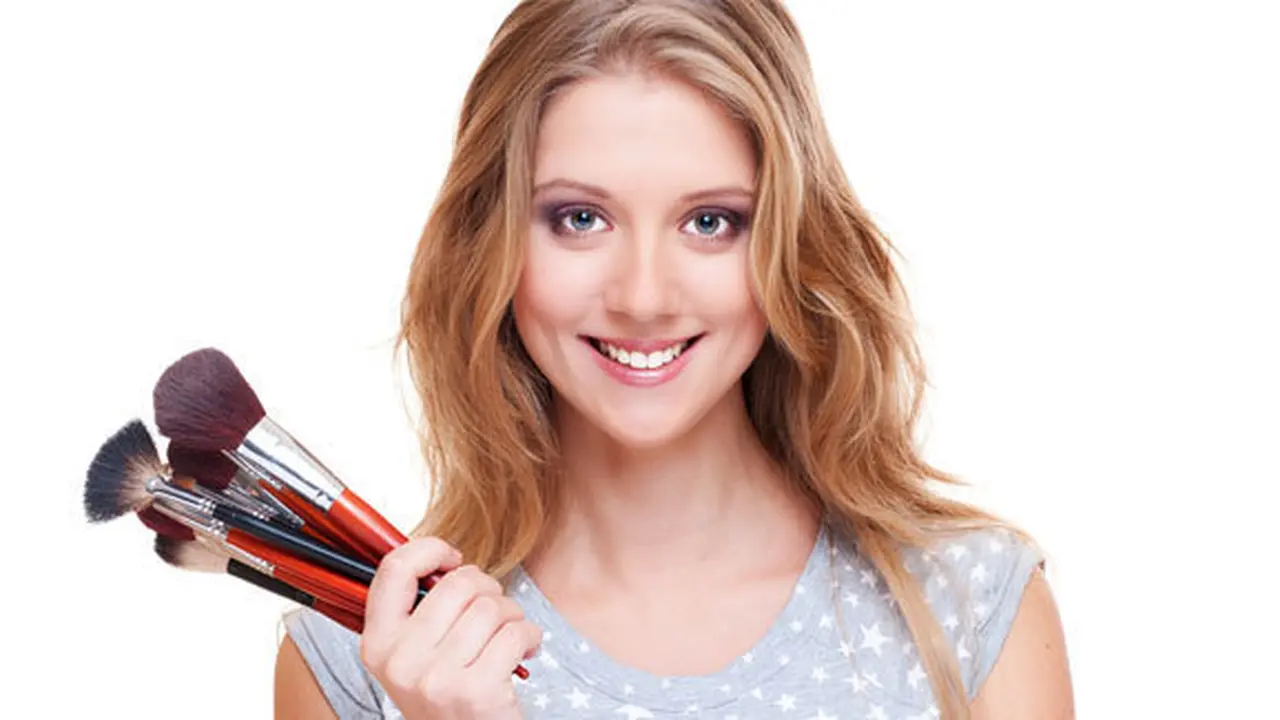 (c) shutterstock
