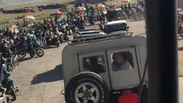 Kawasan Wisata Gunung Bromo Macet Parah Saat Libur Natal, Dipenuhi Mobil Jip