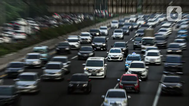 Kepadatan Arus Balik Lebaran Idul Fitri 2023 di Tol Jagorawi