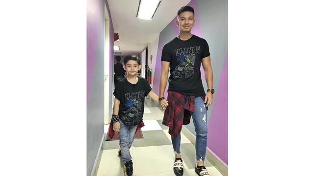 7 Potret Keakraban Sonny Septian dan King Faaz Arafiq, Kompak Banget