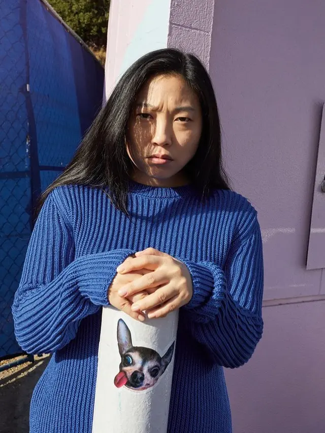 6 Pesona Awkwafina, Aktris Berdarah Asia Pertama yang Menangkan Golden Globe 2020
