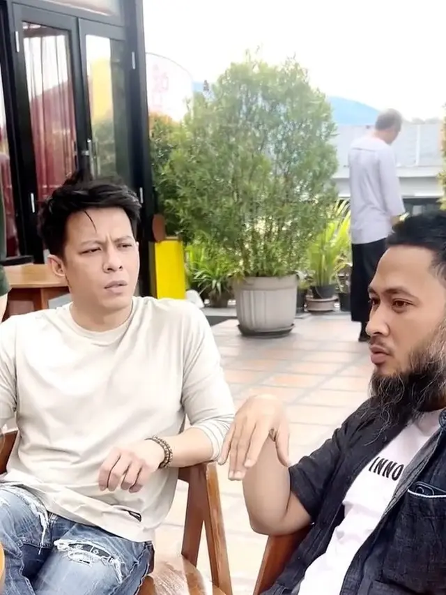 Pertemuan Ariel NOAH dan Uki