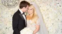 Meghan Trainor dan sang suami, Daryl Sabara. (dok. Instagram @meghan_trainor/https://www.instagram.com/p/BrwIRl5HEsg/Asnida Riani)