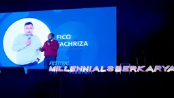 Komika Fico Fachriza menjadi pembicara pada sesi talk show dalam acara Festival Millennials Berkarya di Gresik, Jawa Timur, Jumat (23/11). Fiko berbagi pengalaman seputar success story kehidupannya. (Liputan6.com/HO/Eko)