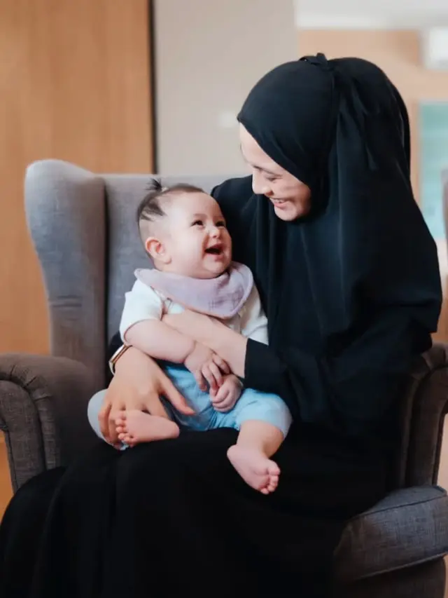 Potret Alyssa Soebandono Tampil Sederhana Saat Bersama Anak (Instagram/@ichasoebandono)