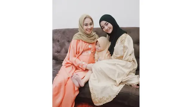 6 Potret Aktris FTV Glenca Chysara Tampil Berhijab, Bikin Pangling