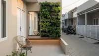 8 Model Teras Rumah di Gang Sempit agar Tetap Terlihat Luas dan Modern