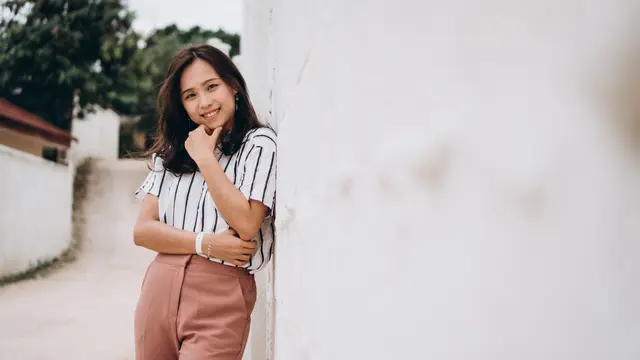 wanita oktober santai