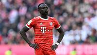 Reaksi pemain Bayern Munchen, Sadio Mane saat laga lanjutan Liga Jerman 2022/2023 melawan FC Augsburg 1907 di Allianz Arena, Jerman, 11 Maret 2023. Mane memutuskan hengkang dari Liverpool ke Munchen pada awal musim ini. Ia diboyong ke Allianz Stadium dengan harga 32 juta euro. Sayangnya, pemain berkebangsaan Senegal tersebut tak mampu bersinar seperti di Liverpool. Ia sejauh ini tercatat baru mencetak 11 gol dan 5 assist dalam 32 penampilan di semua ajang. (AFP/Christof Stache)