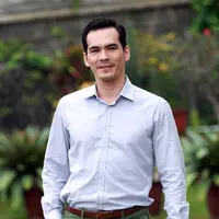 Atalarik Syah resmi bercerai dengan Tsania Marwa pada 2017. Kini ia dikabarkan dekat dengan Vonny Cornellya. (Deki Prayoga/Bintang.com)