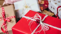 Intip beberapa tips bermanfaat untuk menghemat budget hadiah Natal. (unsplash.com/Freestocks)