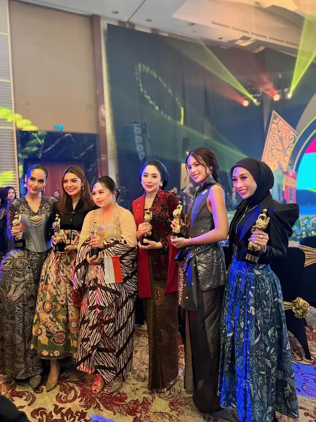 Reza Gladys (Instagram/rezagladys)