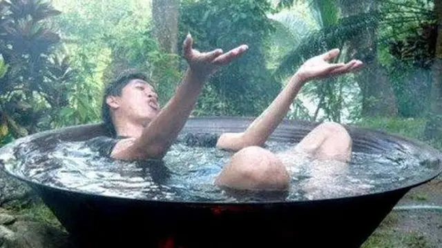 6 Potret Jacuzzi Low Budget Ini Absurd, Tempat Nyeleneh Untuk Santai