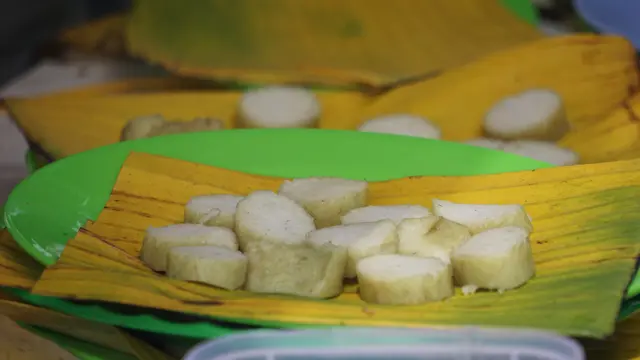Trik Membuat Lontong Lebaran Tahan Lama, Biar Nggak Gampang Berair dan Basi!