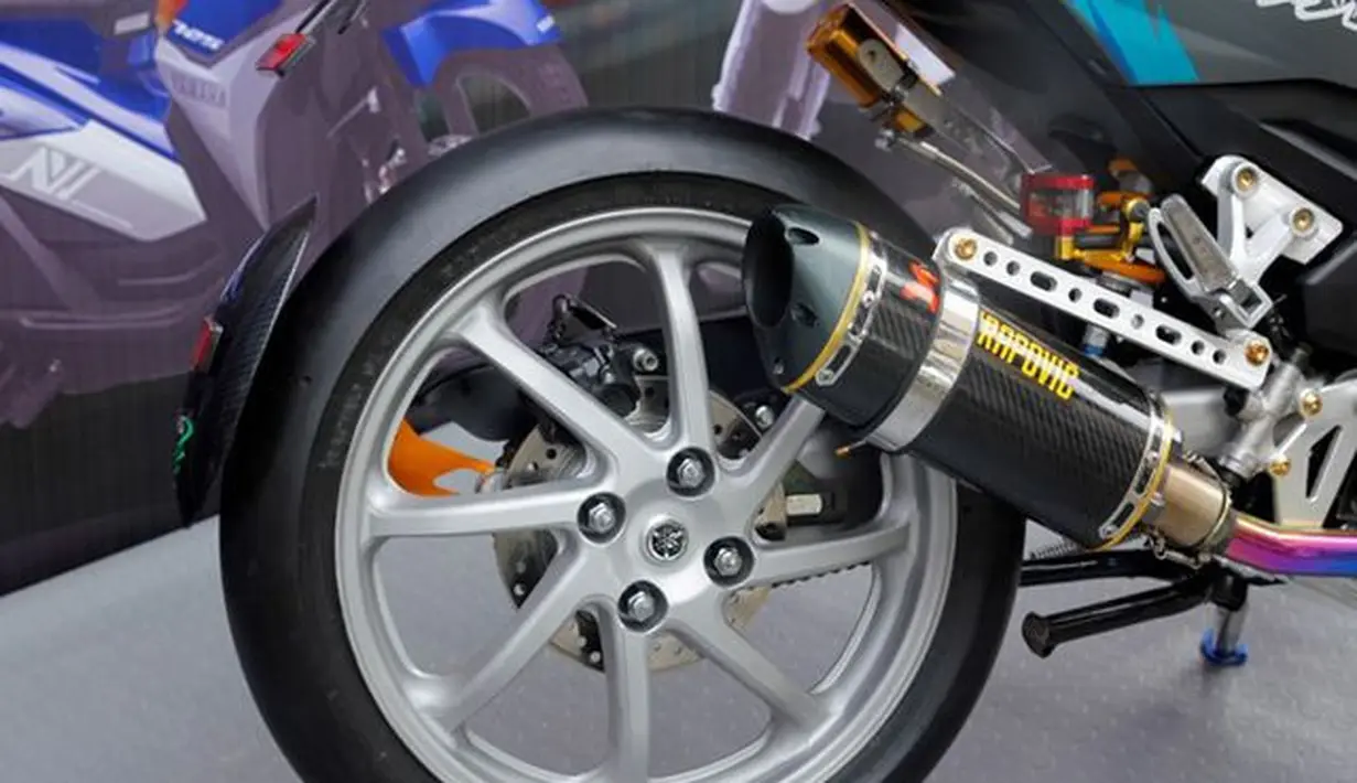 Yamaha Jupiter MX King 150 Modifikasi ala Lamborghini SV - Photo Otosia.com