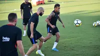 Bek Anyar Barcelona Sempat Pukul dan Tendang Neymar