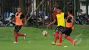 Sejumlah pemain timnas Timor Leste U-23 melakukan latihan di Lapangan C Senayan, Kamis (26/3/2015). Kualifikasi grup H Piala Asia 2016 akan berlangsung pada 27-31 Maret 2015 di Stadion GBK Jakarta. (Liputan6.com/Helmi Fithriansyah)